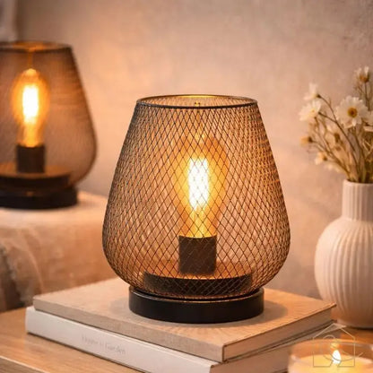 Gitter Tischlampe - warmes Stimmungslicht für Wohn- & Schlafzimmer - Heimecke.eu